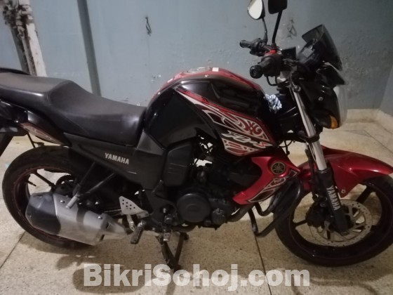 Yamaha FZS 2015